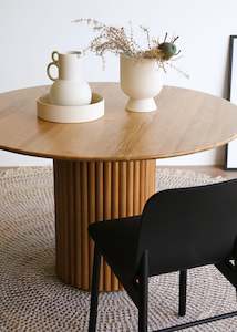 Tables: Sophie Round Dining Table / Natural Oak