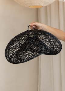 Pendants: Twist Pendant / Black