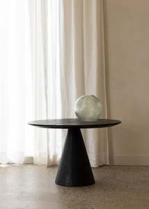 Tiram Coffee Table / Black