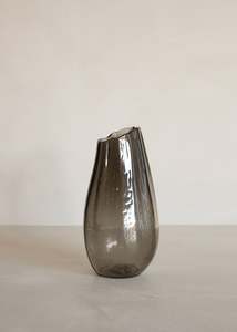 Books: Kian Vase