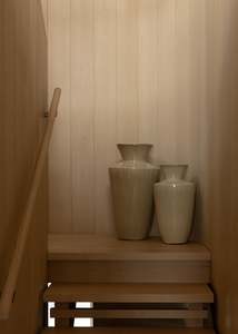 Homewares: Tara Glazed Vase / Sand