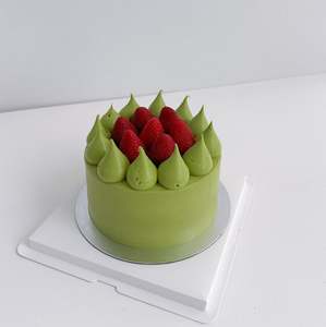 noship: Matcha strawberry chiffon cake