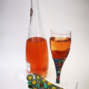 Glasses that make a splash: Decorated Champagne Flute