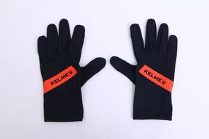Accessories: Kelme Thermal Gloves - Adults