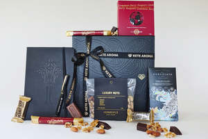 Frontpage: Mihi Gift Box (black)