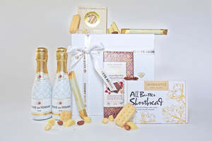 Frontpage: Whakanui Gift Box