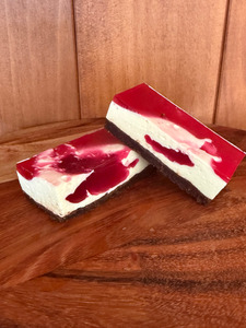 Raspberry Jelly Tip Cheesecake - 5 Piece Pack - 1.8g Carbs Keto Kink