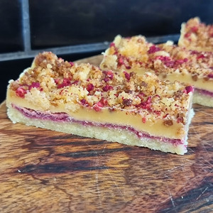Products: Raspberry Caramel Crumble - 5 Piece Pack - 3.2g Carbs Keto Kink