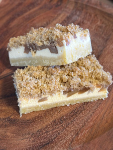 Products: Apple Crumble Cheesecake - 5 Piece Pack - 1.9g Carbs Keto Kink