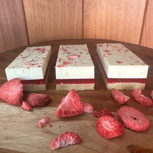 Strawberries & Cream - 5 Piece Pack - 1.8g Carbs Keto Kink