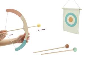 Wooden Toys: Wooden Bow & Arrow Playset
