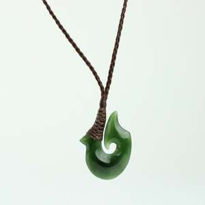 Artist Tyson Lynes: Greenstone Hei Matau - Kahurangi V