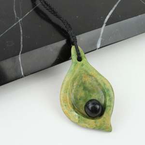 Artist Ana Krakosky: Seashell Pendant