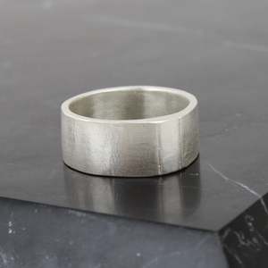 Signet ring