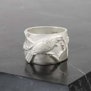 Aaron Brown: Tui in Flax silver ring