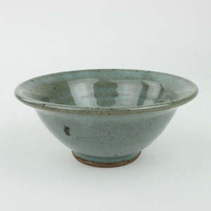 Driving Creek Pottery: Small Lipped Bowl - chun