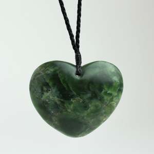 Artist Tyson Lynes: Greenstone Heart - Kawakawa