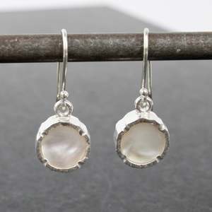 Mother of pearl earrings - round silver