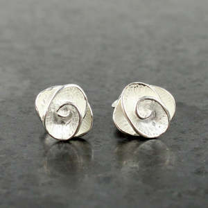 Rosette studs