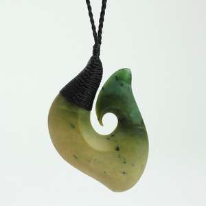 Artist Tyson Lynes: Greenstone Hei Matau - Flowerjade