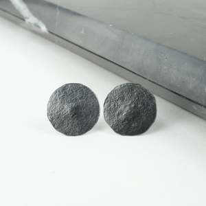 Artist Ilse Marie Erl: Disc studs - oxidised