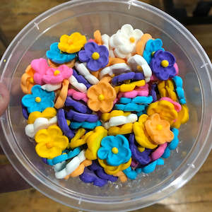 Sugar flower blossoms edible icing flowers 100 pack