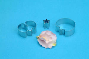 PME Sweet pea cutter set small with calyx