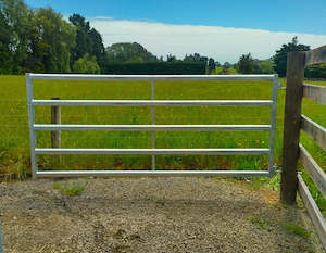 5 rail gate: Cattle Yard Gate 2800mm 5 Rail