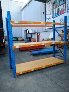 Products: Pallet Racking With Wooden Shelf - Kiwi Choice