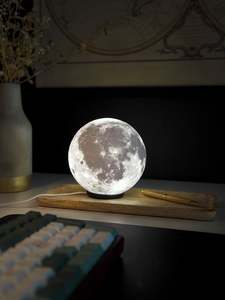 Entertainment Speakers: 3D rotating moon light