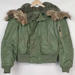 US N-2B Flight Jacket w Attached Hood and Fur Ruff 1962 - Sz M
