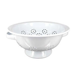 Falcon Enamelware: Dishy Enamel Colander - White
