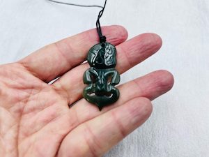 Greenstone Nephrite Jade Tiki Pendant E085 – 40×20mm with Gift Box
