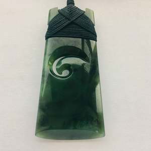 Lashed Greenstone Pendant Top Grade Nephrite Jade Maori Toki  – 60mm Handcraft&hellip;