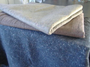 Products: Furniture / Packing Blankets (Rent) - Kiwi Renta Box