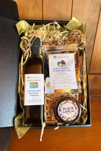 Gift Box: Brilliant Black Gourmet Gift Box