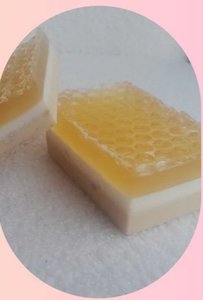 Cleopatra’s Milk & Honeycomb Beauty Bar - Kiwi Sun and Sea