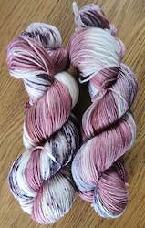 4ply Sock Yarn: Chocolate Strawberry