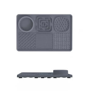 Automatic Feeder: Silicone Pet Dog Licking Pad with Suction Cups