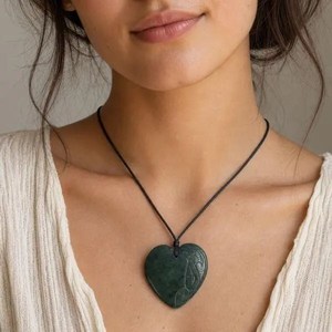 NZ Pounamu Manawa Heart – FREE name Engraving – Knox Engravers
