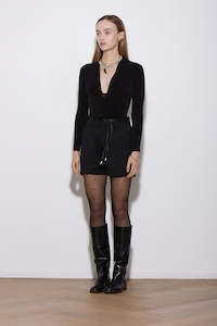 Ravenhue: HARLEY TOP BLACK LOW CUT V LONG SLEEVE KNIT