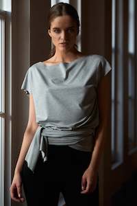 Ravenhue: WRAP T GREY MARLE