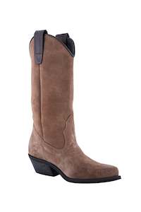 Sale: COW BOOTS VISON