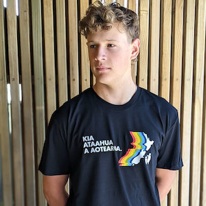 Products: Te Reo Retro crew tee - Keep New Zealand Beautiful