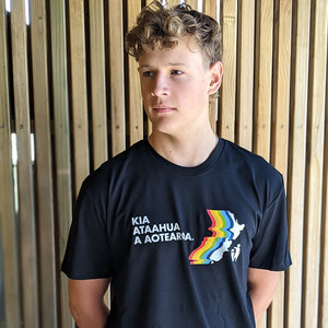 Products: Te Reo Retro crew tee - Keep New Zealand Beautiful