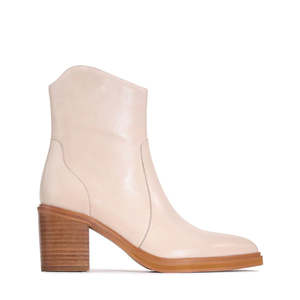 Boots: EOS - Janice (Birch)