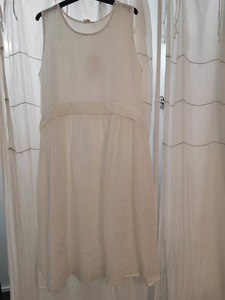 Fashion: St Tropez - Linen Dress