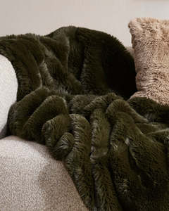 Living Room: Baya - Pele (Polyester Faux Fur) Throw