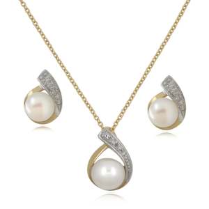 Freshwater Pearls: 9ct Diamond & Pearl Earring Pendant Set