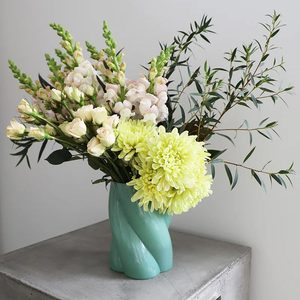 Glorious Green: Jada Glass Vase (19.5cm)